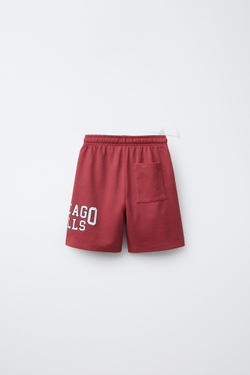 ZARA ШОРТЫ-БЕРМУДЫ INTERLOCK С ПРИНТОМ CHICAGO BULLS NBA ©, КРАСНЫЙ