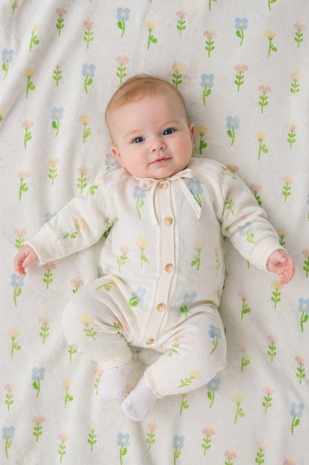 Вязаный плед цветочные мечты