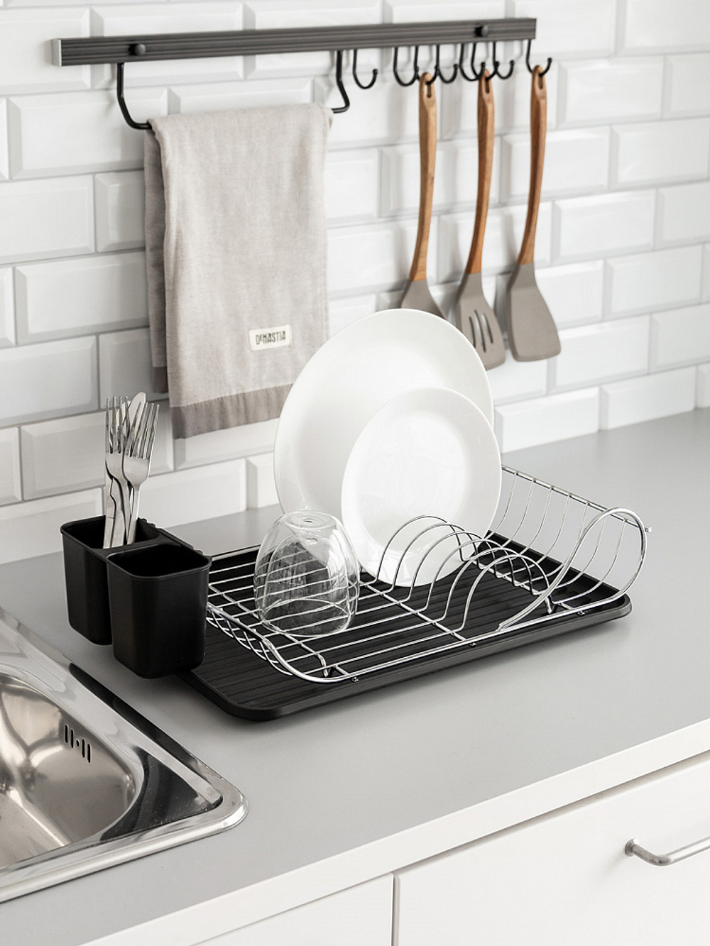 Сушилка кухонная с поддоном DeNASTIA металл, ПП, 49x32x12, черный/серебристый