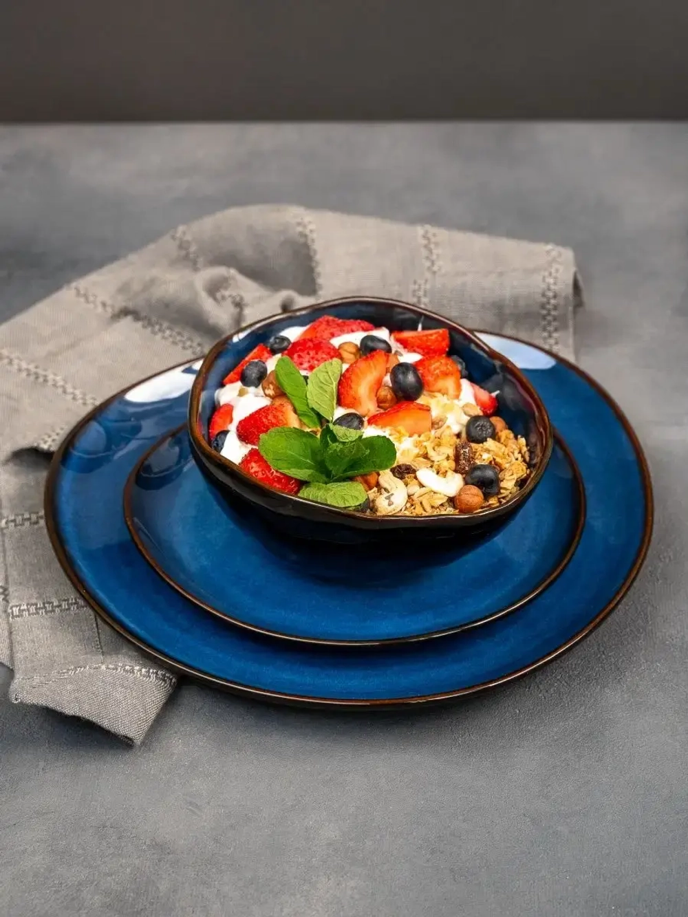 Набор посуды 6 тарелок синие треугольные плоские 28 см