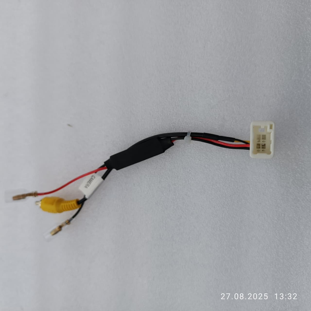 переходник штатной камеры автомобиля Toyota Prius 4 pin