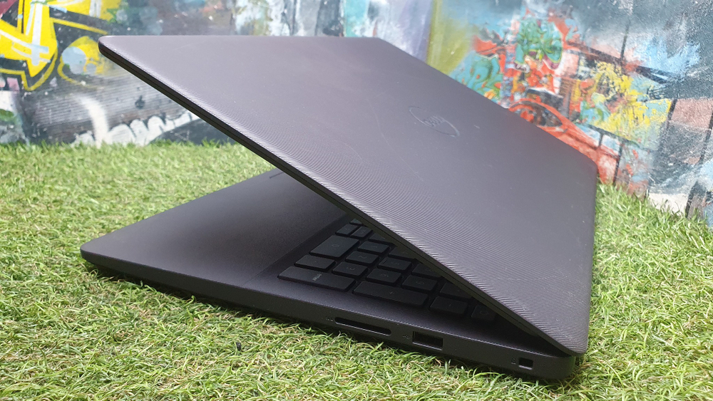 Ноутбук Dell i3-10/4Gb/FHD