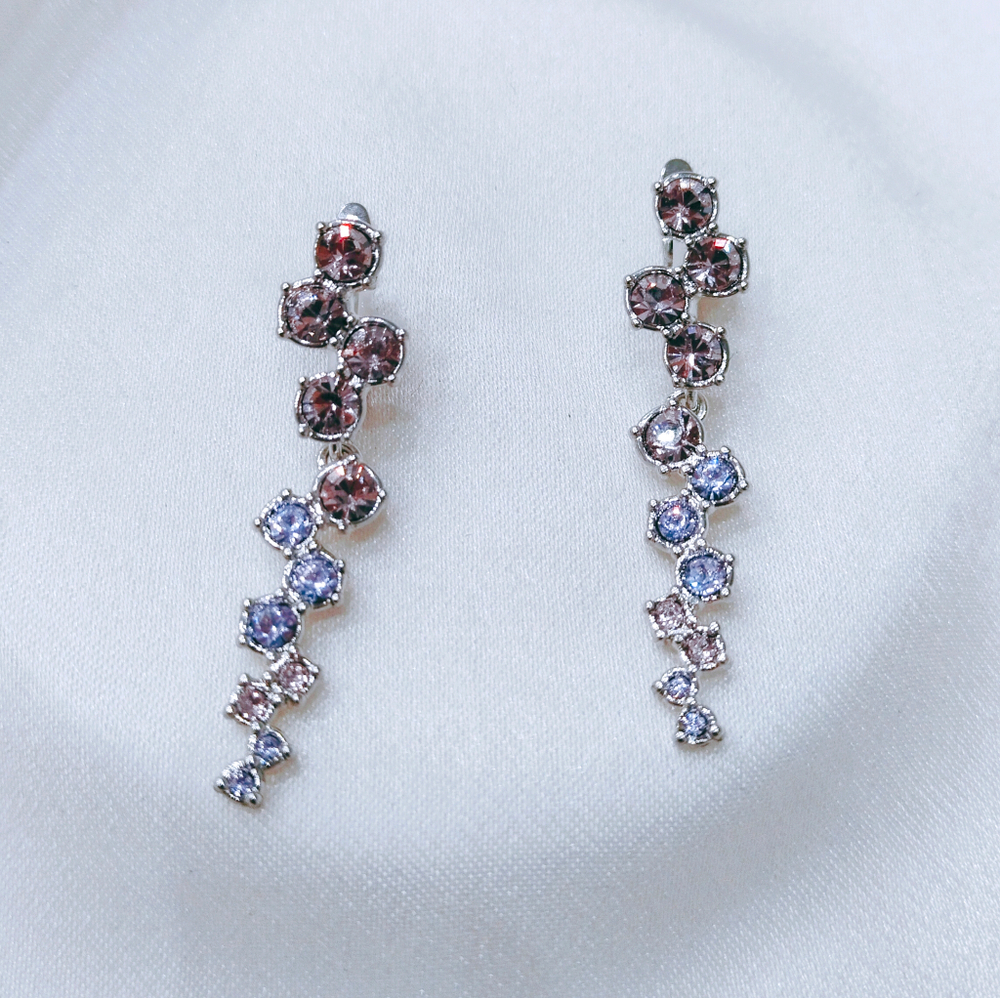 "Одри Хепберн" серьги в родиевом покрытии из коллекции "Голливуд" от Jenavi с английским замком