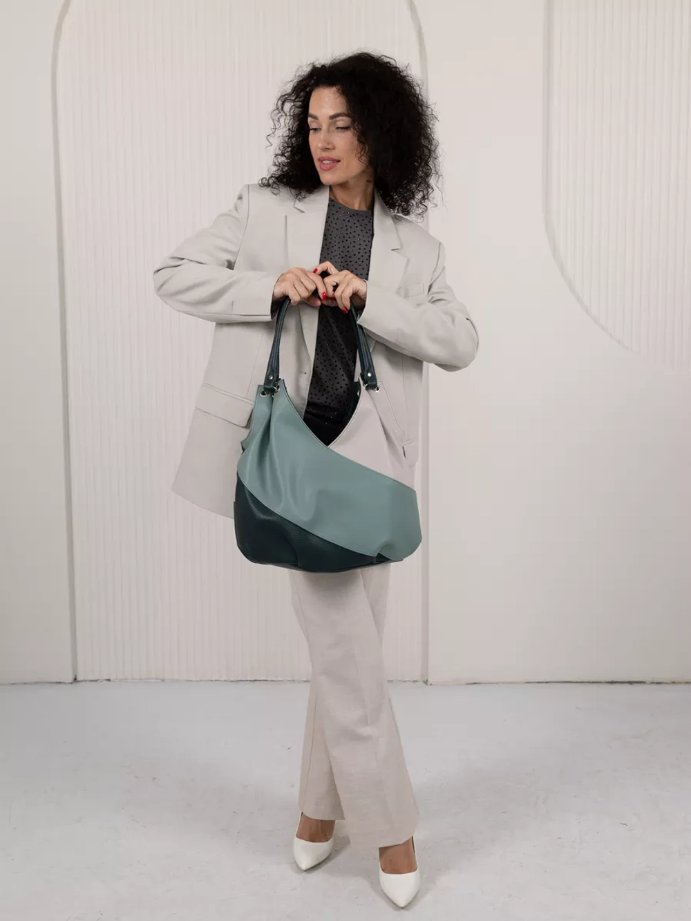 Сумка женская большая через плечо классическая