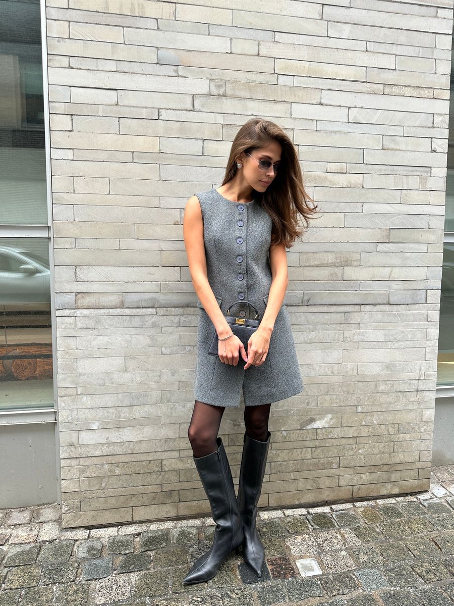 Платье из твида на пуговицах мини серое