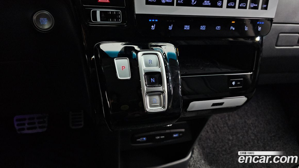 Hyundai Staria Lounge 9-и местный (01.2022)