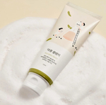 Питательная пенка-скраб для умывания с соей Round Lab Soybean Cleanser, 150 мл