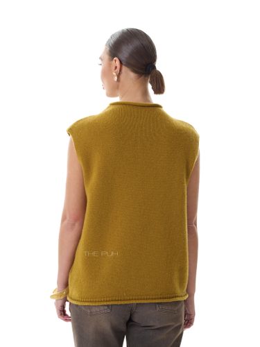 Горчичный шерстяной жилет на пуговицах