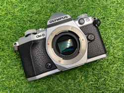Olympus OM-D E-M5 II