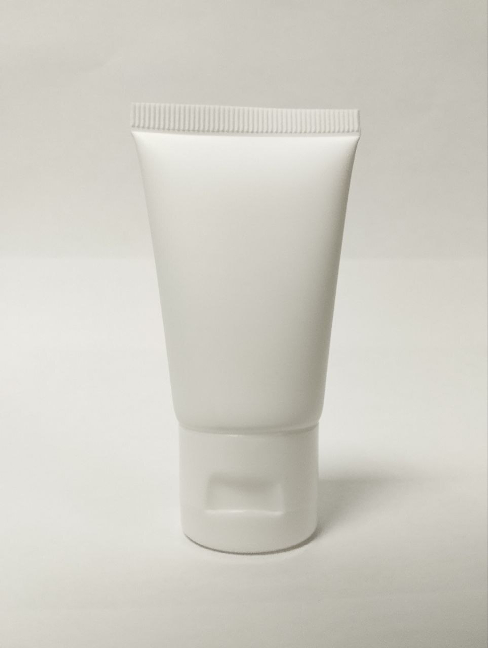 Тюбик 30 мл пластик белый с откидной крышкой