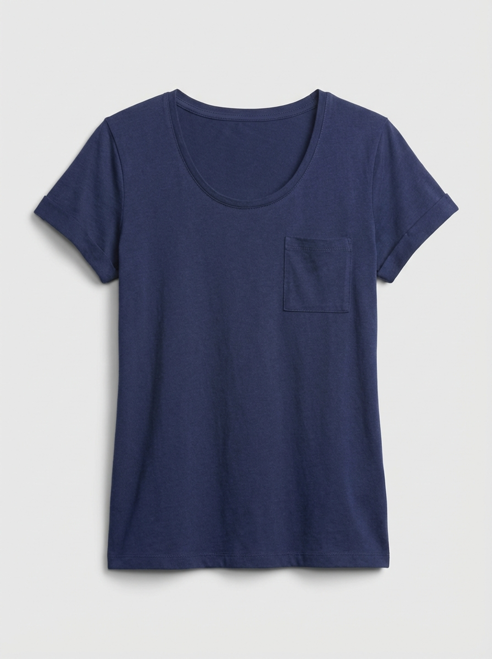 Футболка с карманом и разрезами по бокам