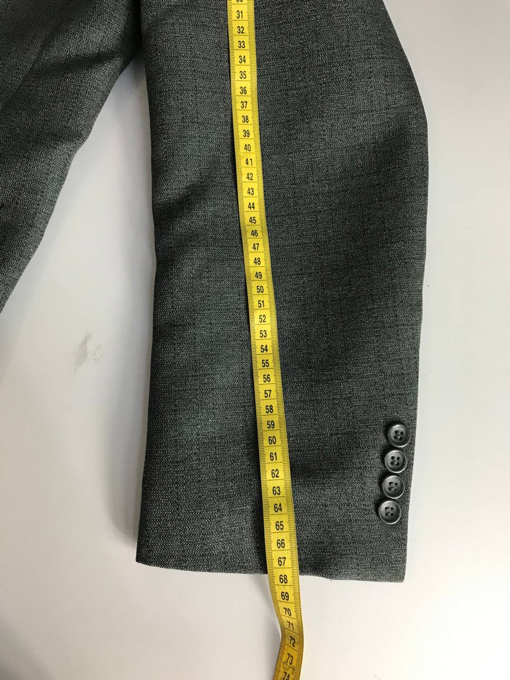 Пиджак плотный, визуально на 56 размер