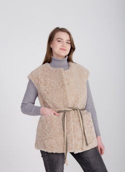 женский жилет из овчины