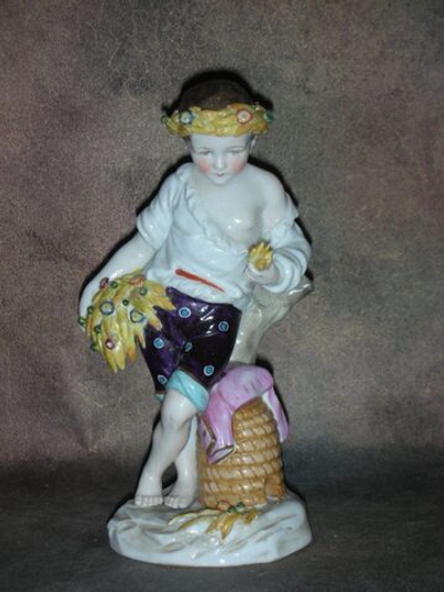 Статуэтка. Фарфор. Мальчик с колосьями (Аллегория осени). Samson. Франция