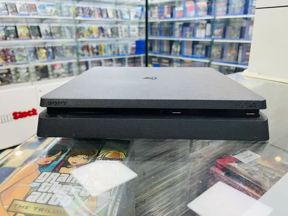 Sony Playstation 4 Slim 1TB CUH-2208B, Без коробки, S/N: 15274526769646053 (PS4, Б/У, Без игр)
