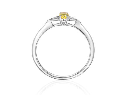 Кольцо с натуральным цветным бриллиантом огранки "Овал" и бриллиантами