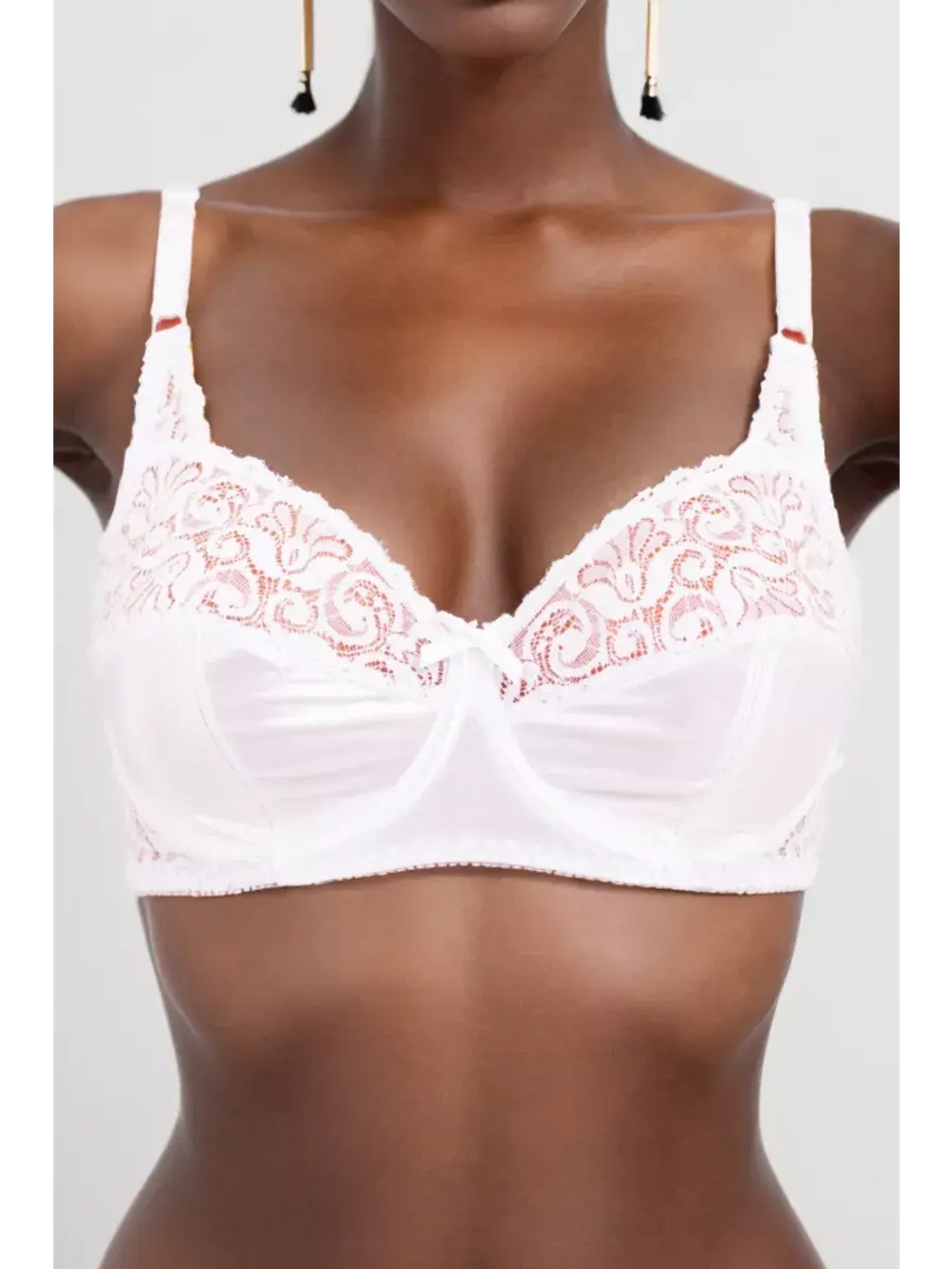 Франзуская модель Бюстгальтера большой размер с косточками