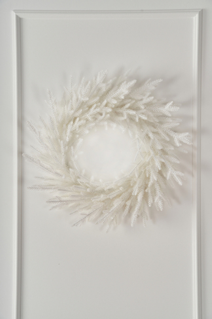 Венок рождественский Лесная Симфония белый