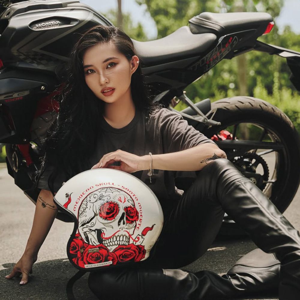 V31 Desto MC1 / Бело-красный