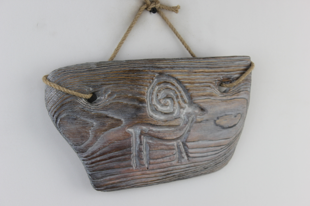 Панно с хакасским петроглифом