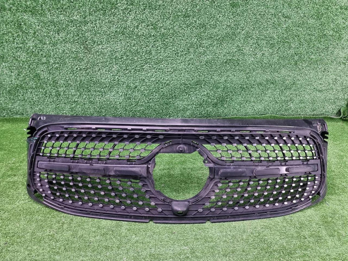 Решетка радиатора Mercedes GLB X247 (2019-2023)