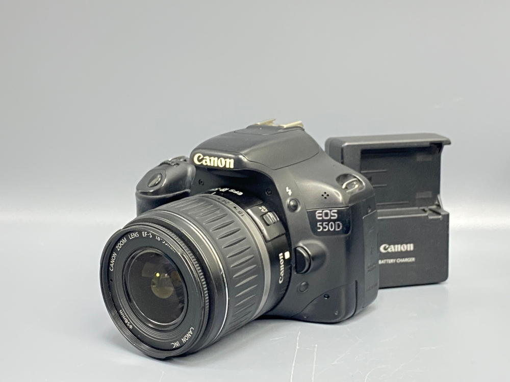 Canon 550D Kit 18-55mm II 30800 кадров