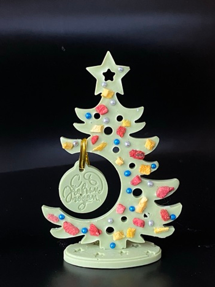 Шоколадная елочка с ягодами