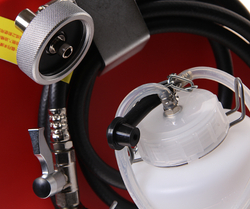 Приспособление для прокачки тормозов с электроприводом JTC