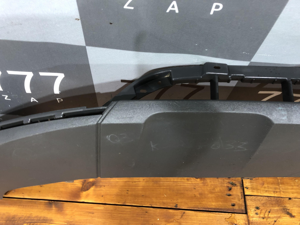 Юбка Спойлер переднего бампера Audi Q3 (8U)  Б/У Оригинал 8U0807061