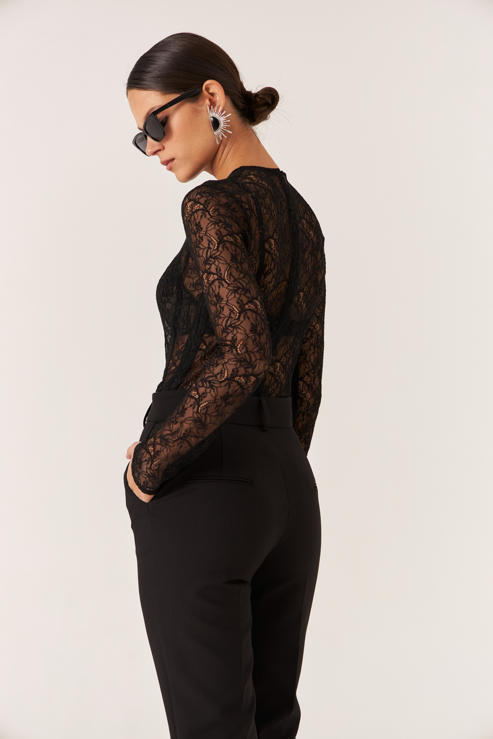 Лонгслив из кружева