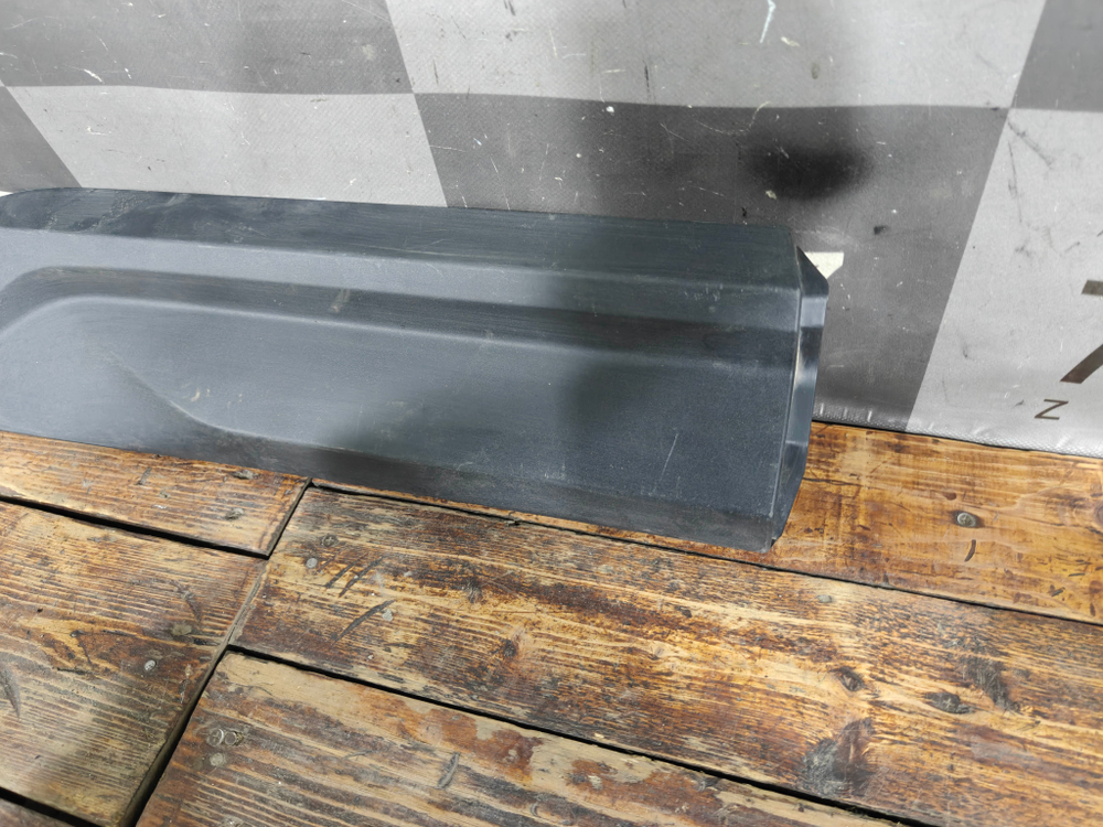 Накладка двери задней правой Geely Coolray 19-24 Б/У Оригинал 5081037900