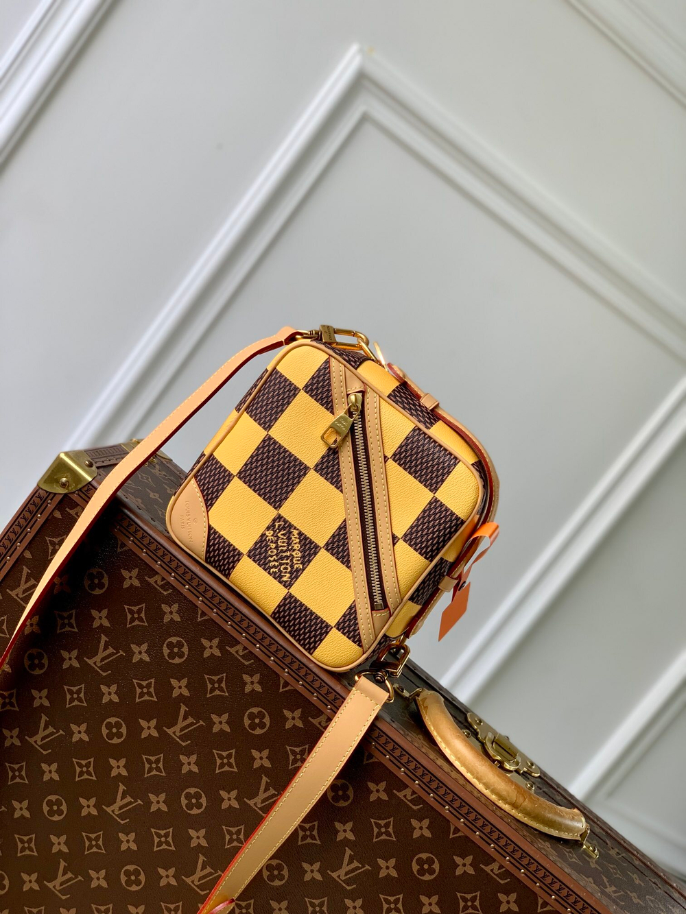 Louis Vuitton Chess Messenger
