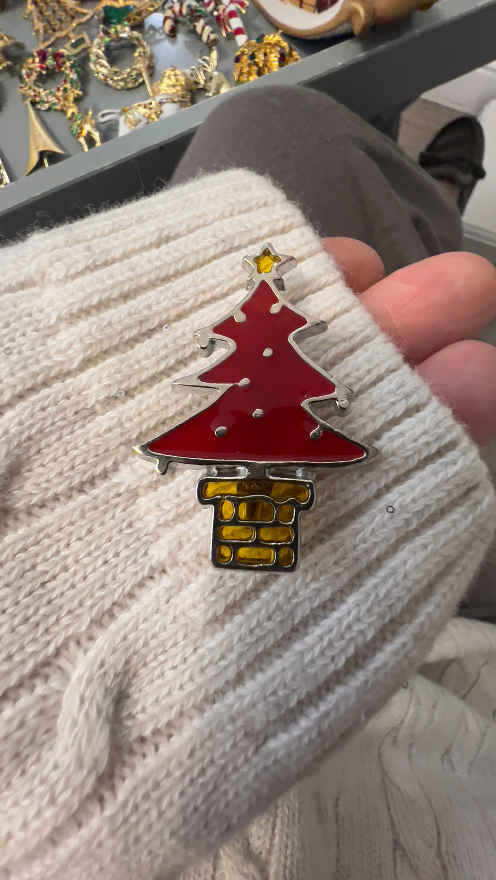 Новогодняя брошь елочка