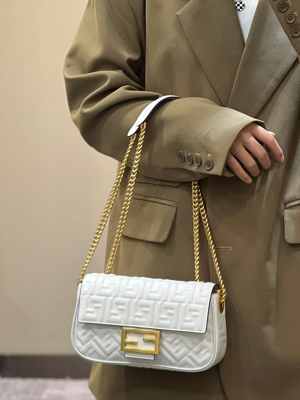 Fendi Baguette Chain Bag 24 cm