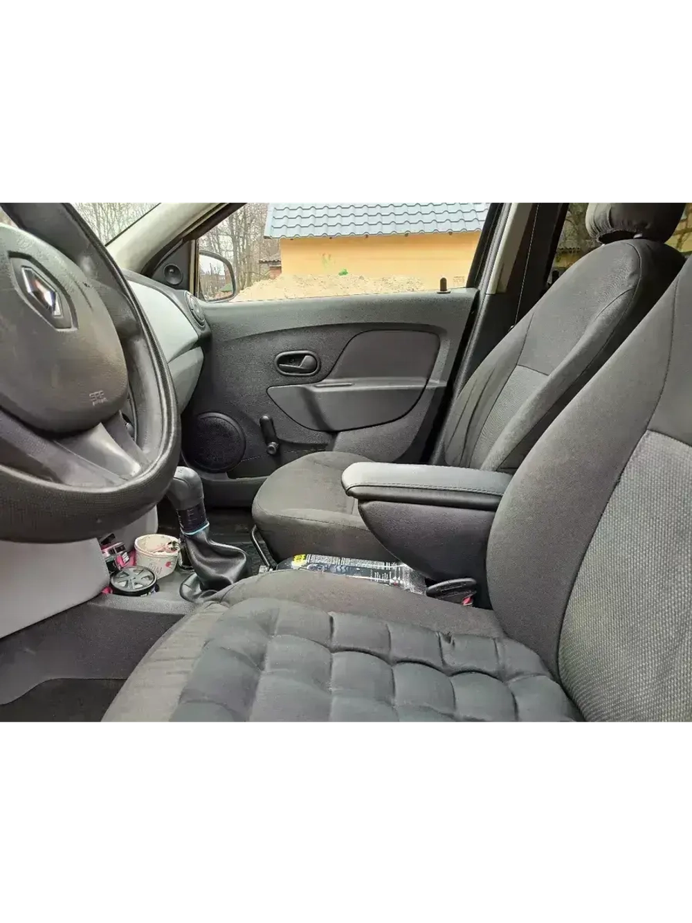 Подлокотник Рено Логан (2004-2022)