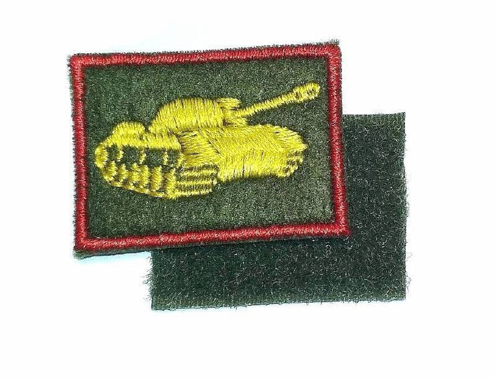 Нашивка петличная на липучке Танковые войска с красным кантом