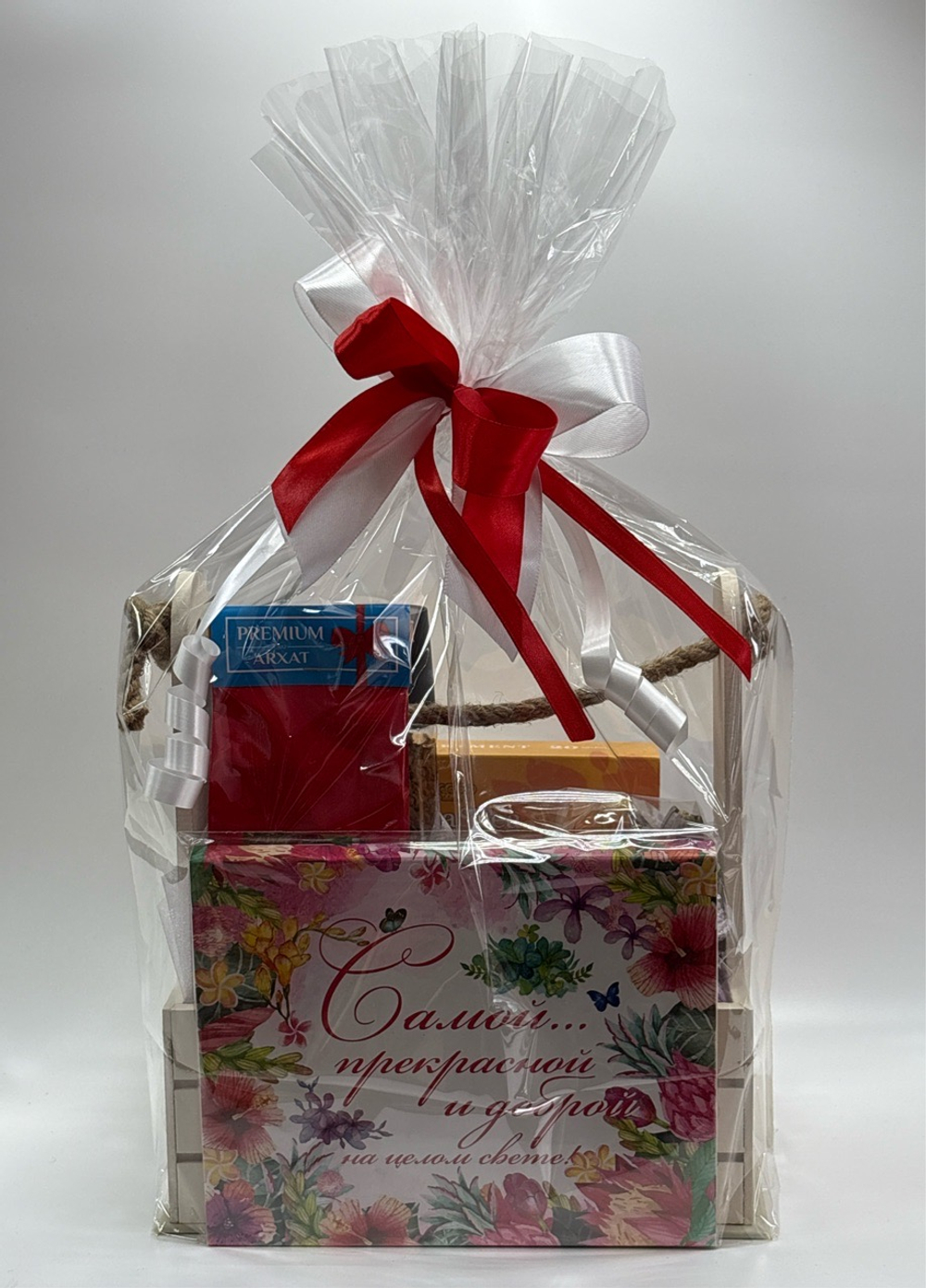 ящик мал.б  арт 260326 ! шоколад цветы 150гр\кофе фреско 100гр\чай архат 50гр\чай себасти 20 пак\шоко набор самой прекрасной.