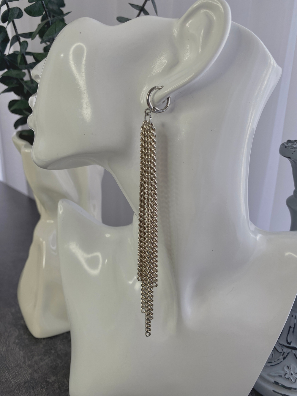 Серьги длинные цепочки на замке левербек, оттенок серебро
