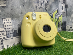 FujiFilm Instax Mini 8