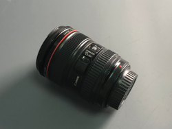 Canon 24-105mm 4L IS USM (С царапиной на линзе)