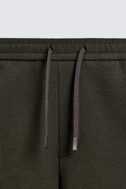 ZARA ШОРТЫ КОМФОРТНОЙ ПОСАДКИ ИЗ РЕЛЬЕФНОЙ ТКАНИ, ТЕМНО-КОРИЧНЕВЫЙ