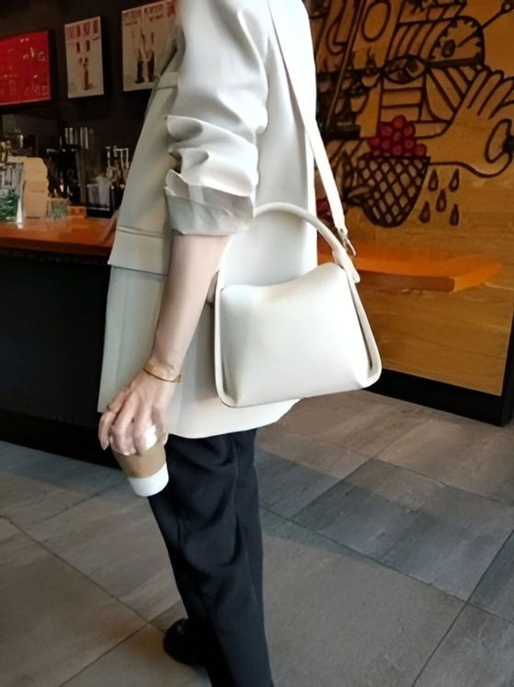 женская сумка на плечо из натуральной кожи