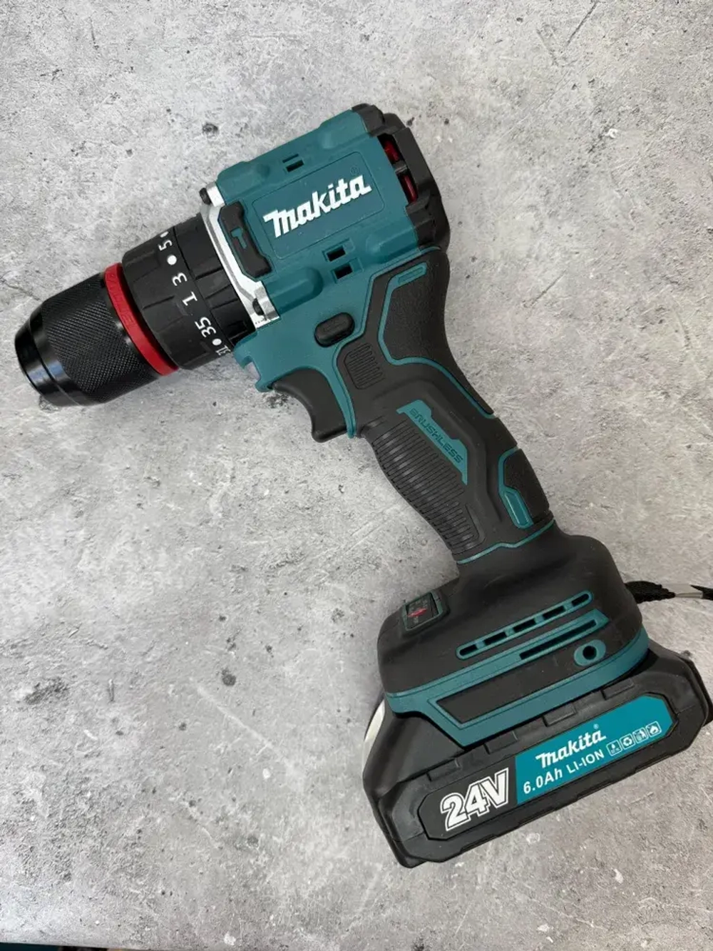 Makita DDF021CD201 УСИЛЕННЫЙ шуруповёрт ударный бесщёточный в противоударном кейсе, 2 АКБ, 24V, 6.0 Ач