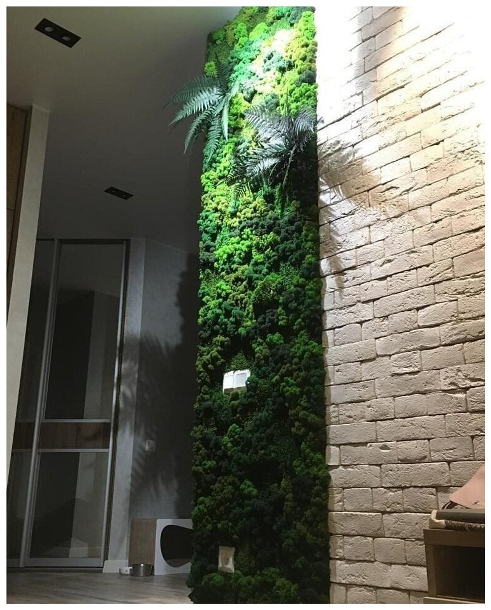 Комбинированное панно из мха