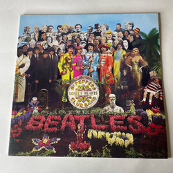Винтажная виниловая пластинка LP The Beatles Sgt. Pepper's Lonely Hearts Club Band (Англия 1995)