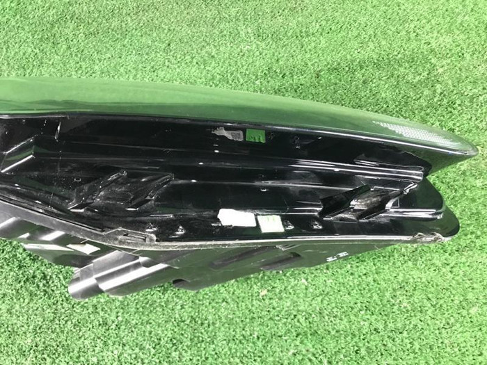 Фара правая Jaguar E-PACE (2017-2021) LED