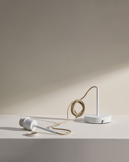 Основание металлического светильника Fluvia белого цвета, 150 см