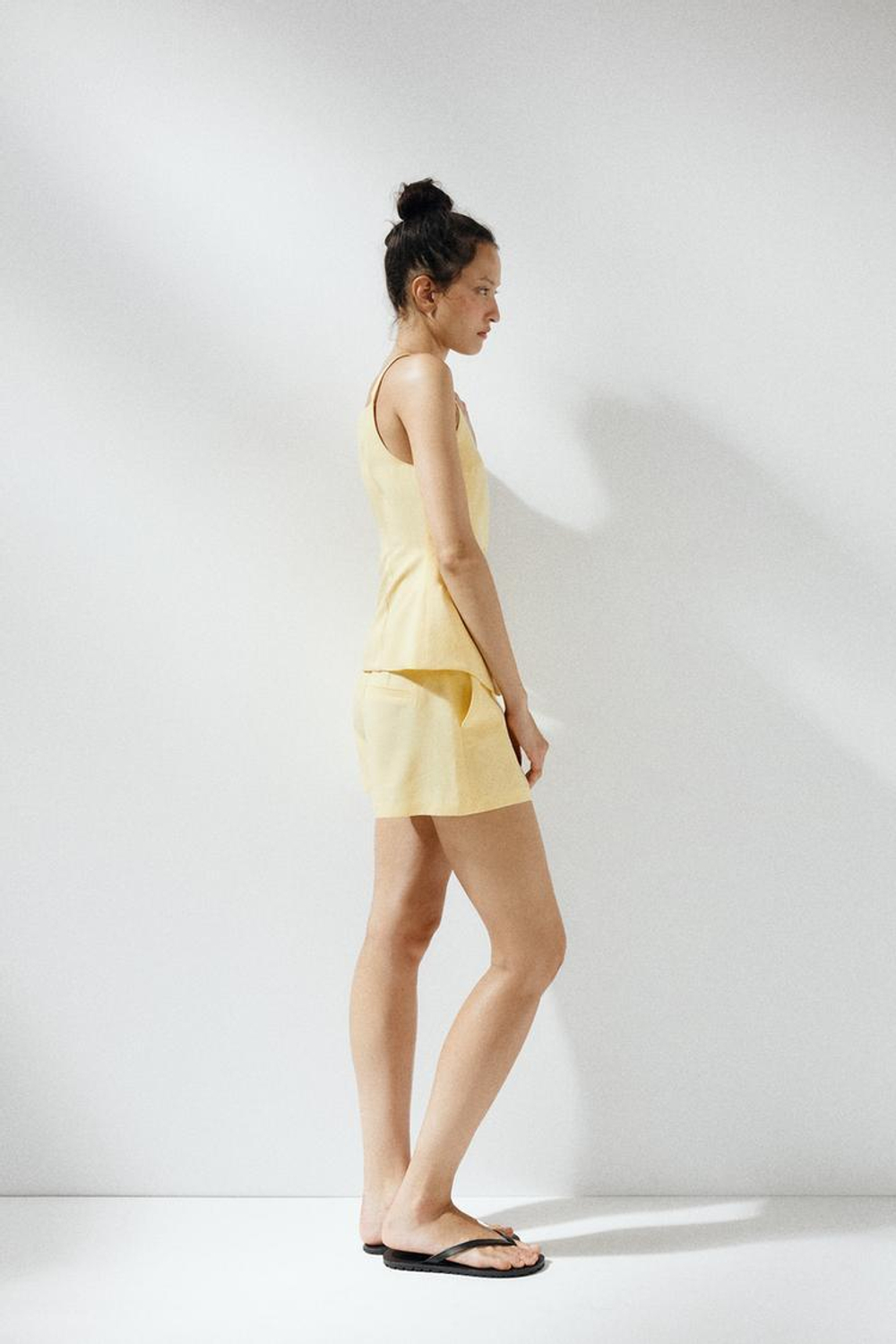 ZARA ТОП-ЖИЛЕТ С ПУГОВИЦАМИ, СВЕТЛО-ЖЕЛТЫЙ