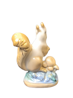 Фарфоровая статуэтка "Белка" Гжель