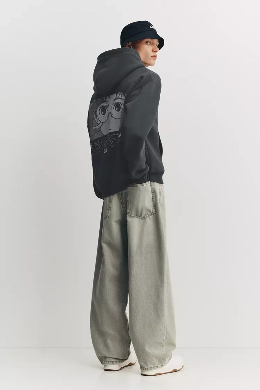 PULL&BEAR Толстовка с капюшоном Dan Da Dan, темно-серый